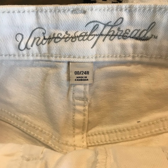 UNIVERSAL THREAD SHORTS - Picture 6 of 7